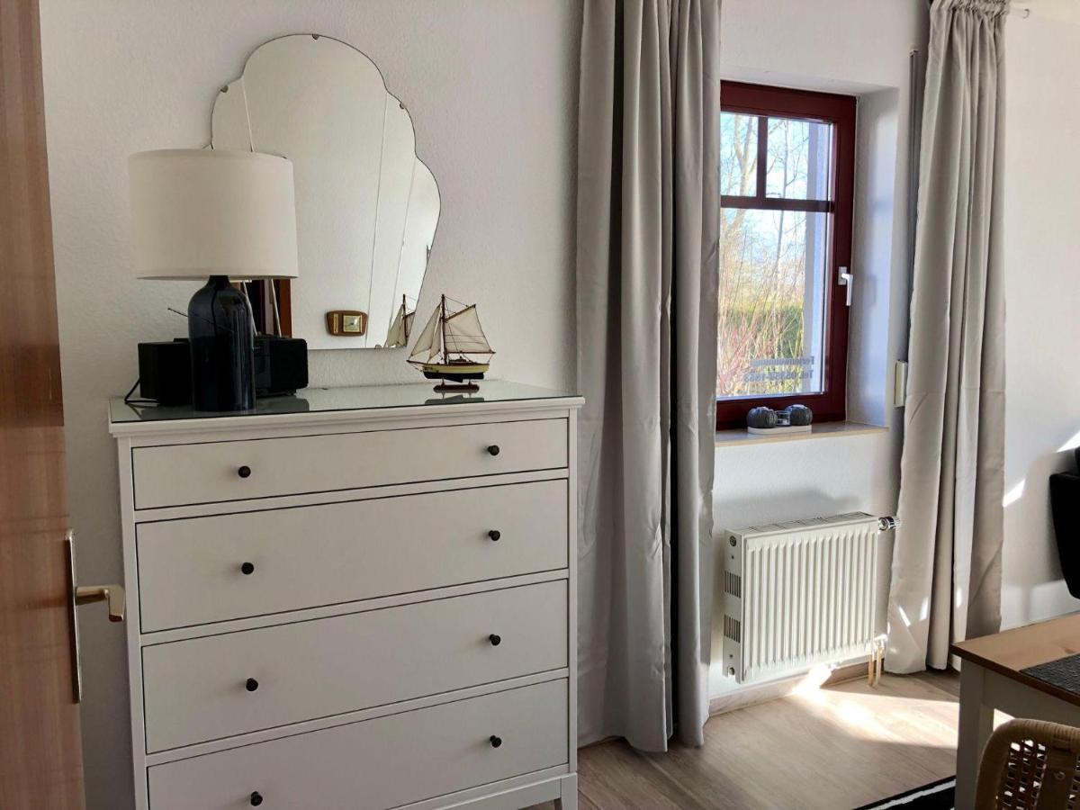 Ferienwohnung-Klaus-Stoertebeker-Mit-Sonnenterrasse-Garten-Zwischen-Strand-Wald-Und-Wiese Gustow  Dış mekan fotoğraf
